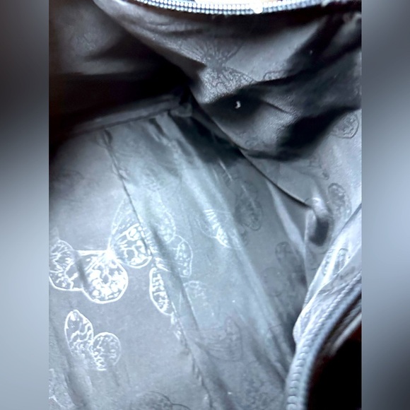 Liz Claiborne Small Duffle/Handbag in EUC. Black w/Silver Tone Hardware. - Picture 8 of 13